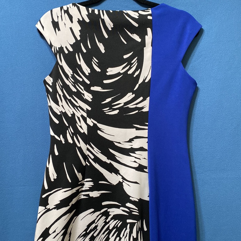 Very elegant dress with short sleeves and side zipper Maggy London size 8 used - Picture 8 of 12